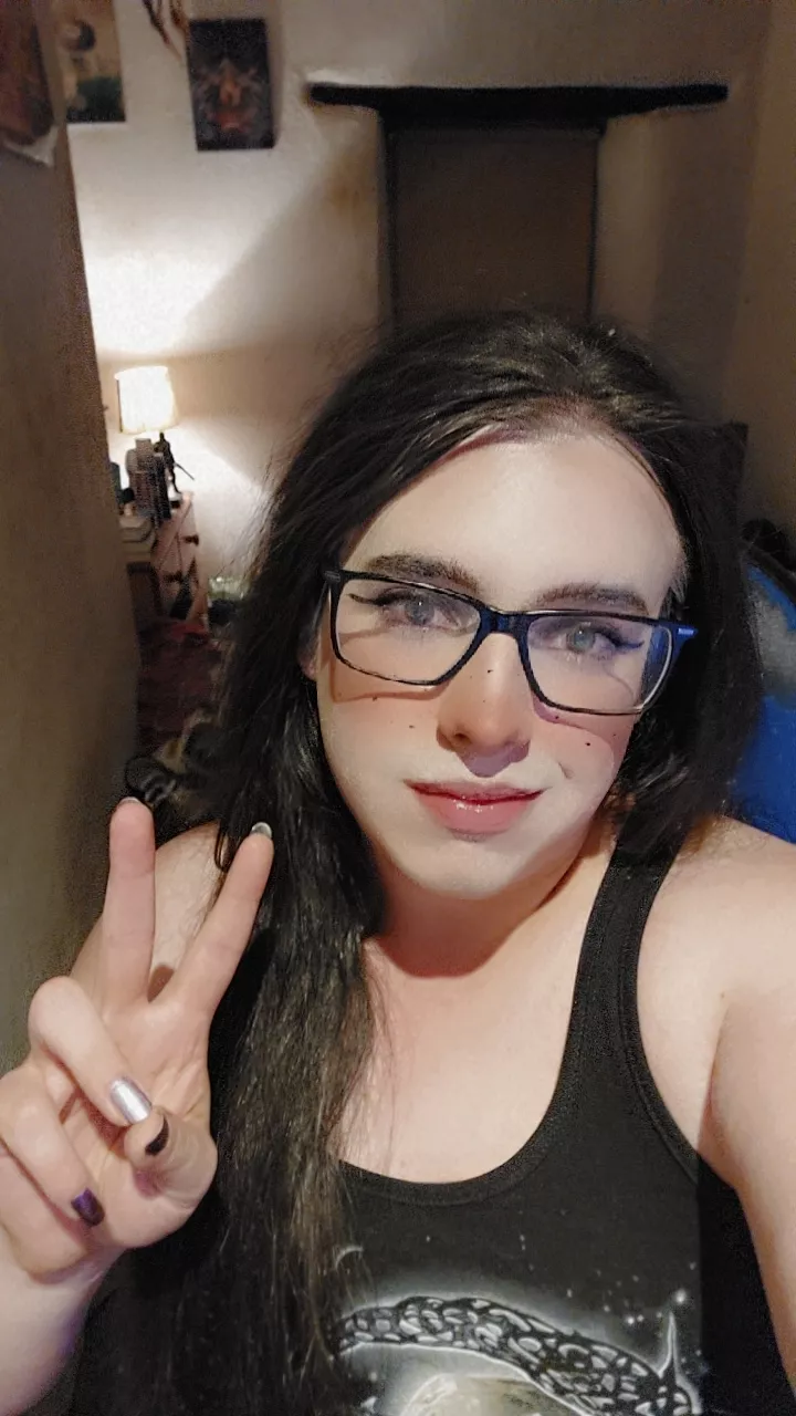 First thoughts when you see me? 😘