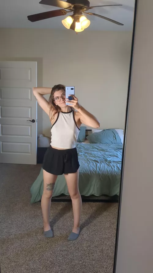 Here's my outfit for today ☺️ [F]