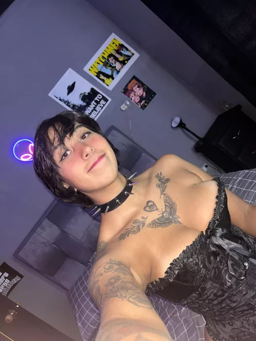 I took a cute selfie and I want to share it with you