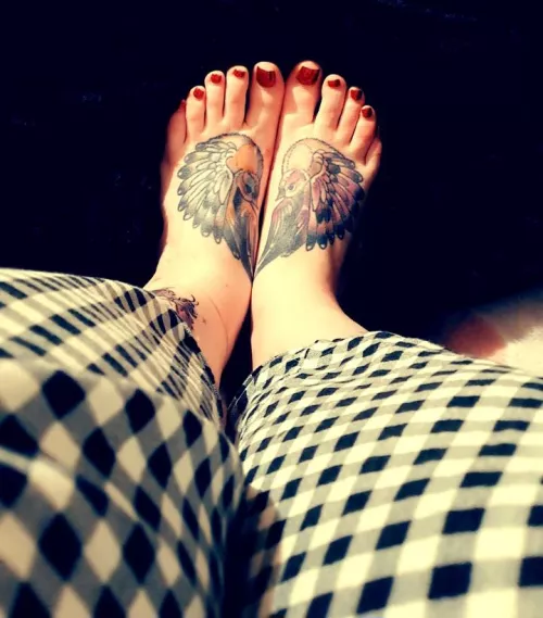 I want cum all over these feet 🤤