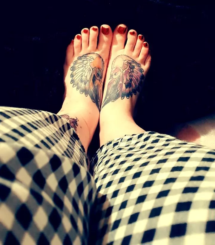 I want cum all over these feet 🤤