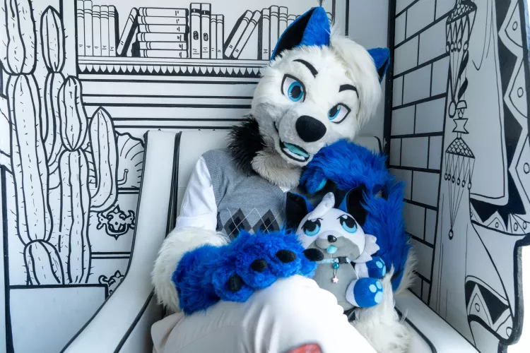 Just me and mini me (@MaxKaneTraveler)