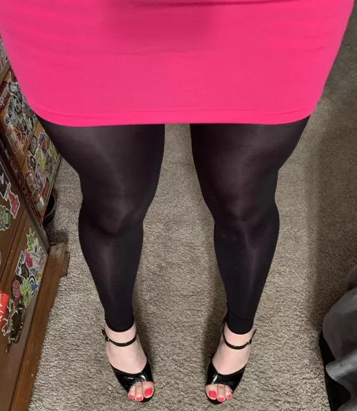 So anyone want to cum on these pink toes💋❤️