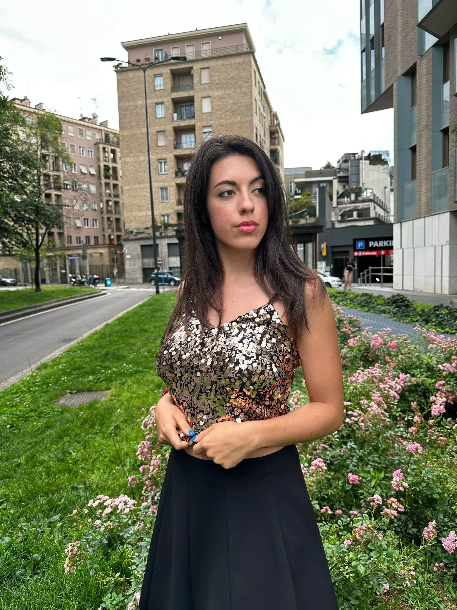 Such a shiny braless look, to shine your day in a cloudy day F19