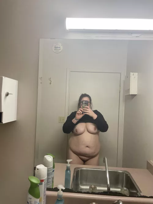 Want someone to put my body to good use 💦💦