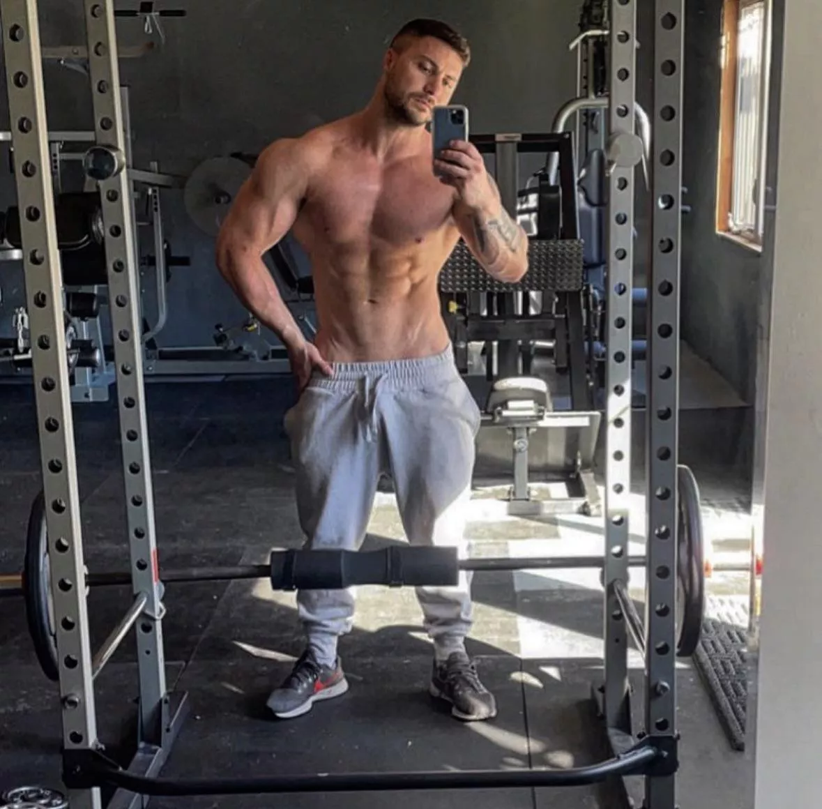 Who wants to come train with me 😈