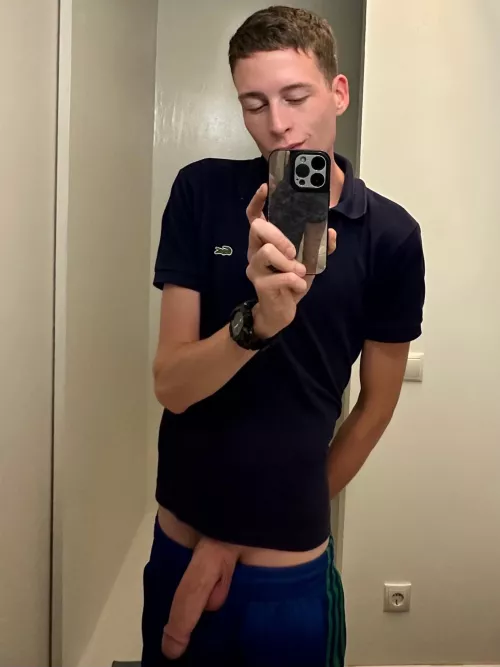 Can you make me hard ? 😈