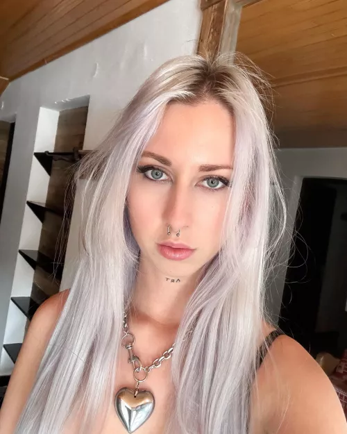 How do you want to serve your goddess today? 🖤