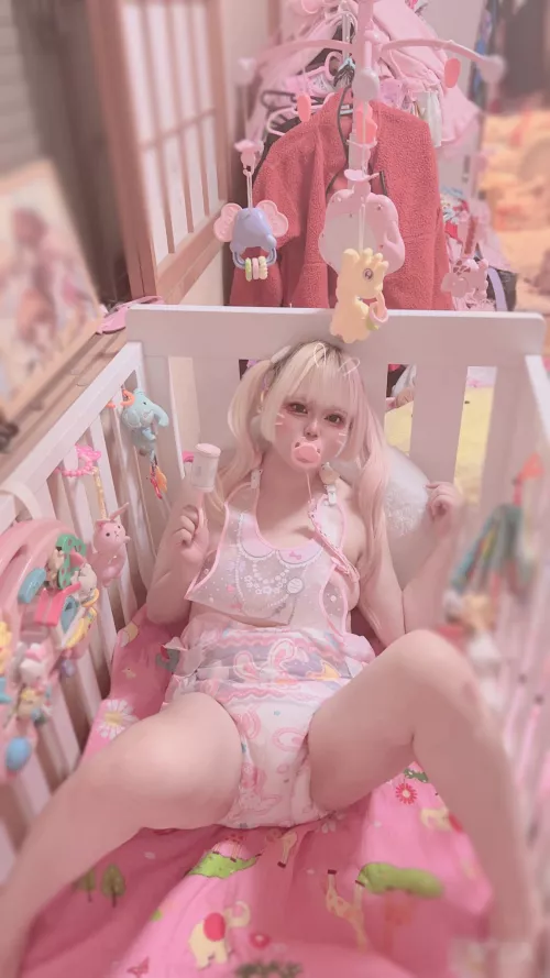 Is this an adult crib? It looks like the perfect size, where to get one?