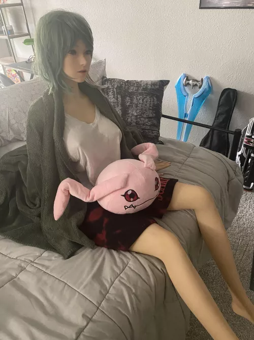 I’ve had her for 4 months now, I still can’t decide on a name! It’s been cozy, I just want to show her off. 😊