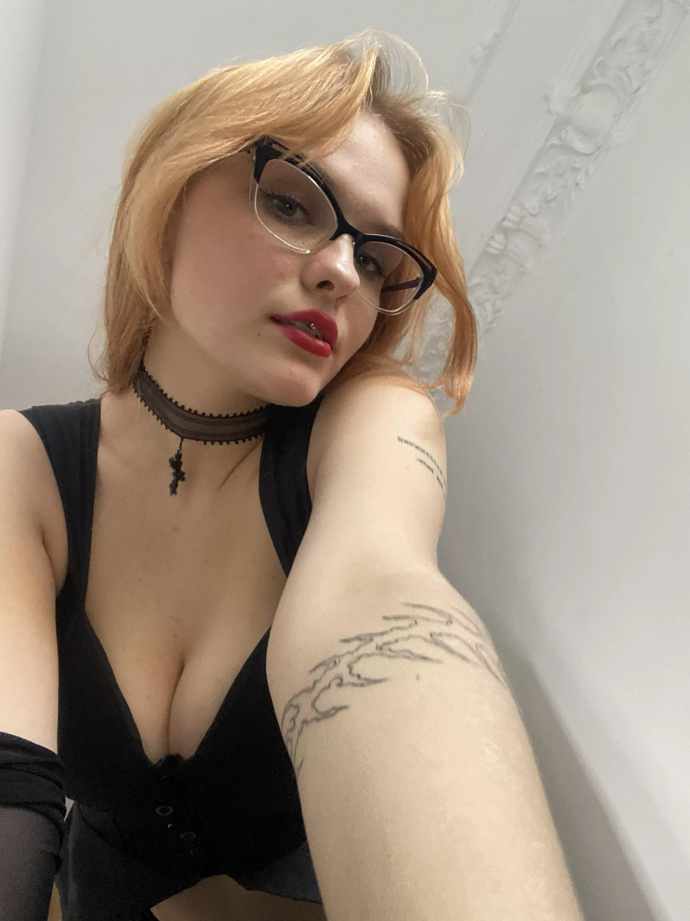 Kara (@hexekara) [onlyfans]