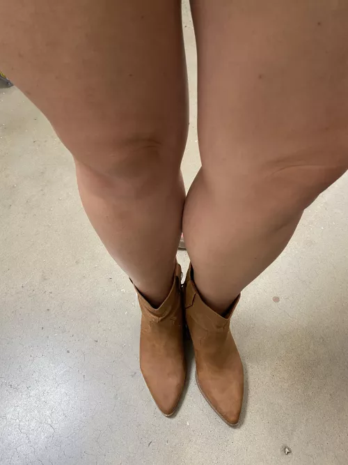 Legs and heels! Ready for the night out!