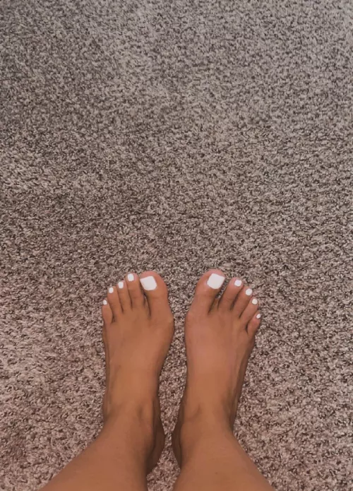 oc do my feet make u hard babe? (opened to dm)