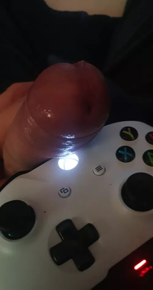 Wheres the aussie gaymers that wanna game ? 😈