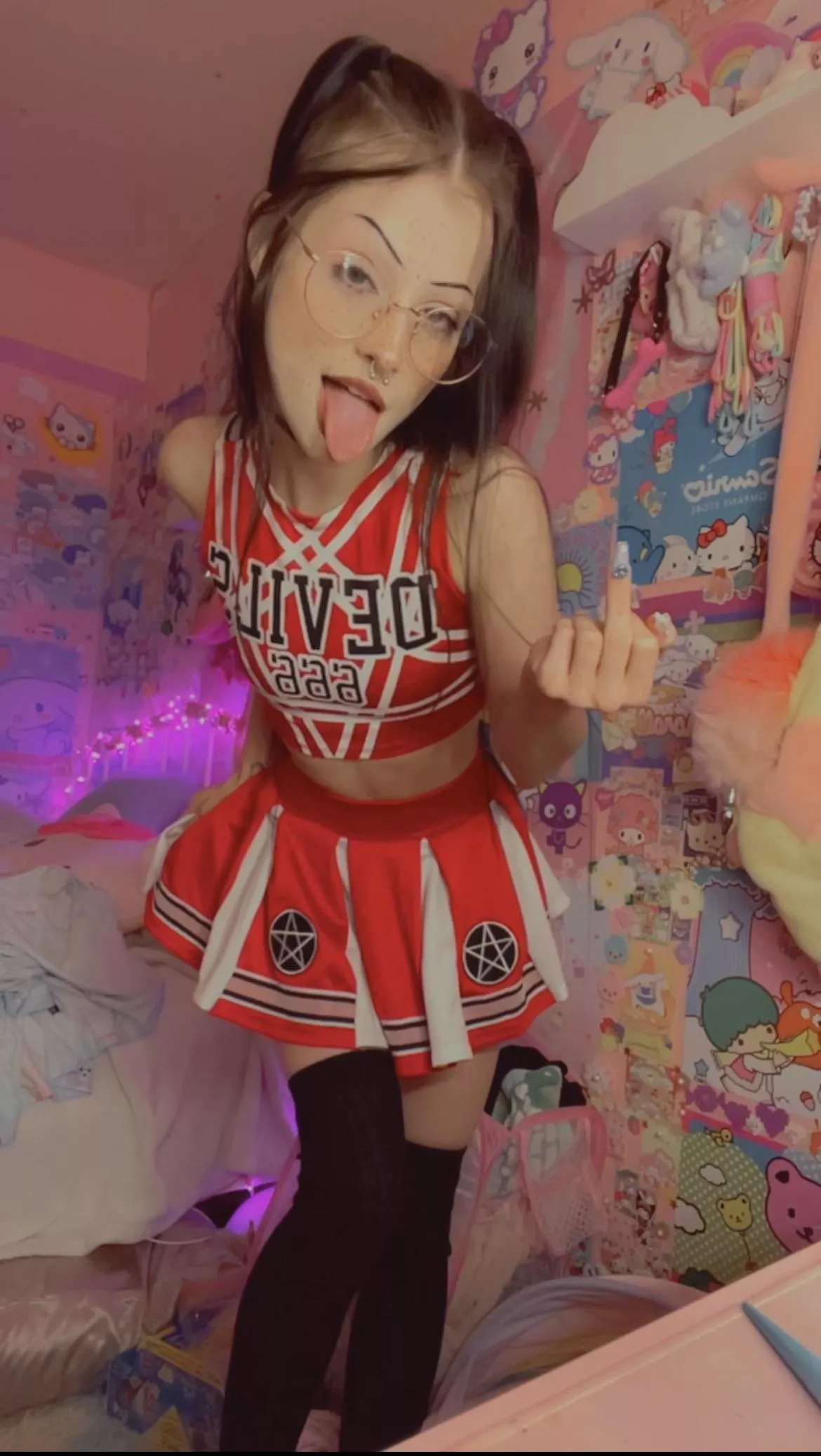 you call that a cock? 😂🤏