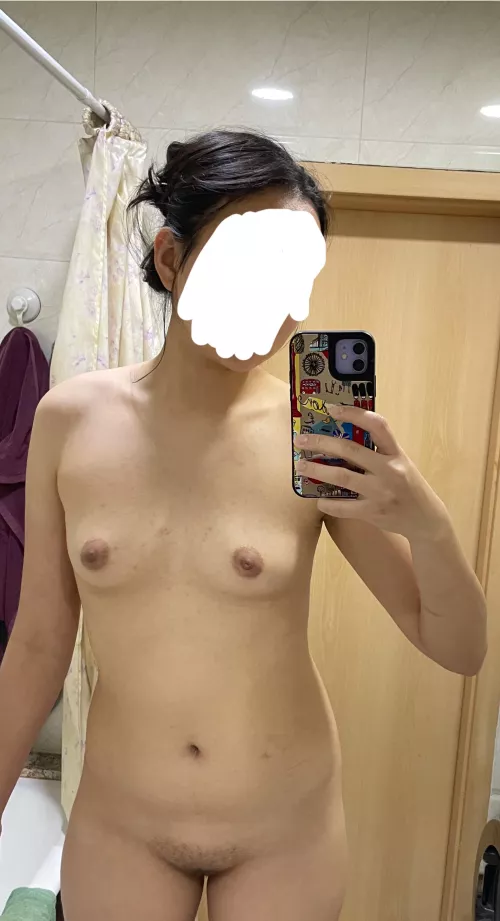 21 (f) Does anyone like small breasts?