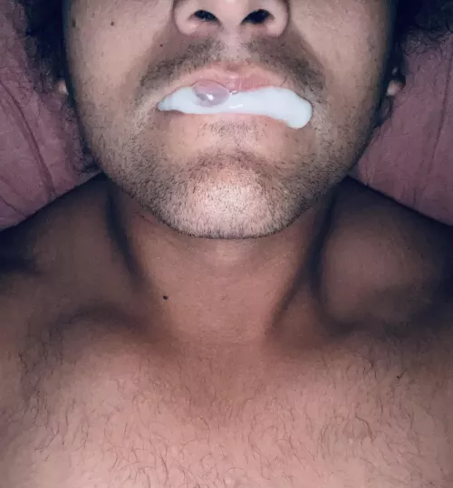 (29) I think I’ve learned that when my roommate texts me “want some breakfast” it’s never food 😅 he fed me a big load today!