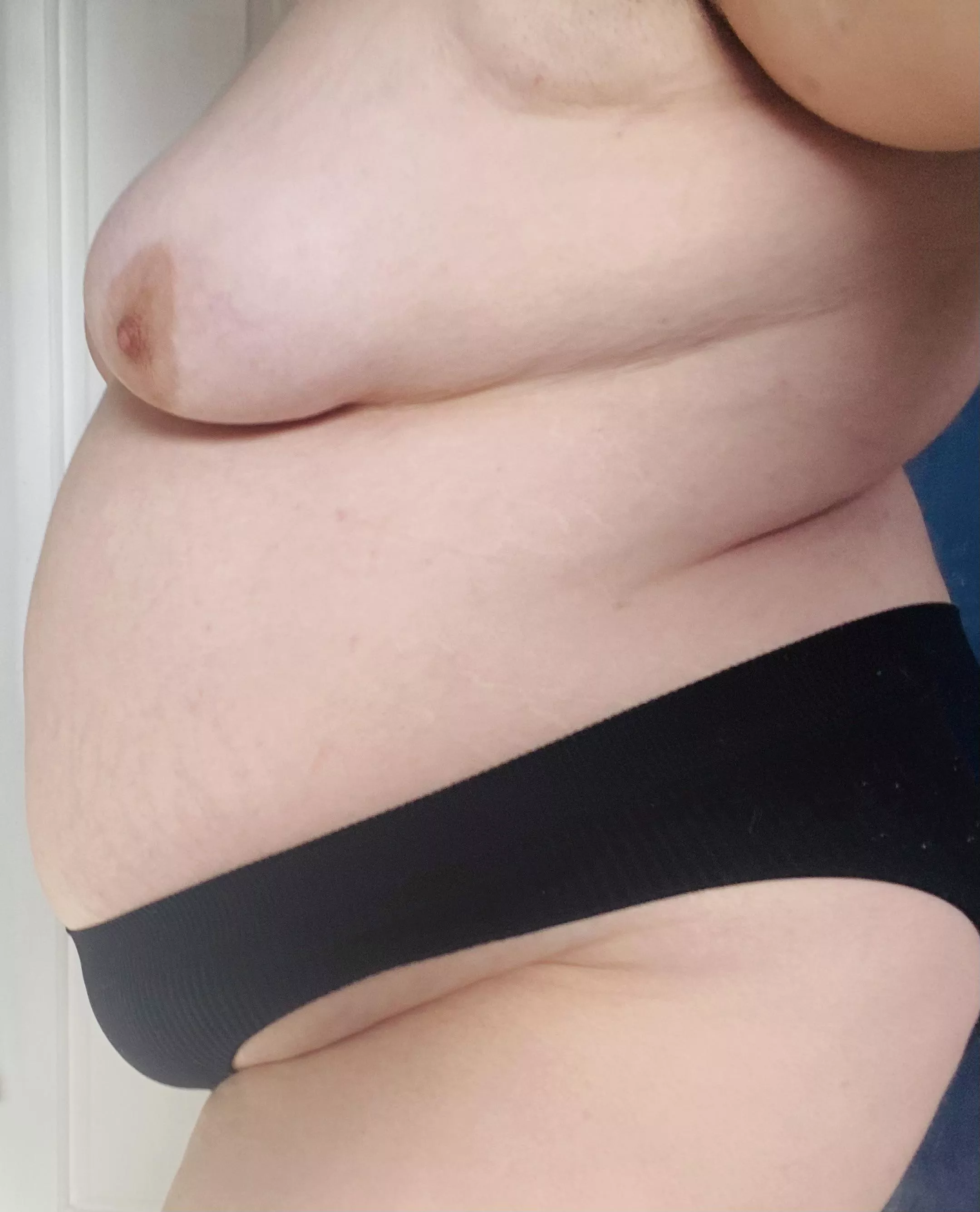 Cheeky work bathroom selfie 😜😘