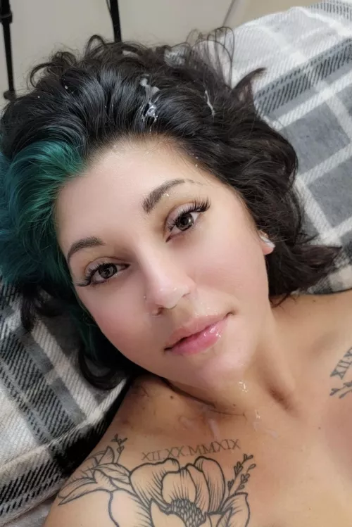 do I look pretty with cum on my face