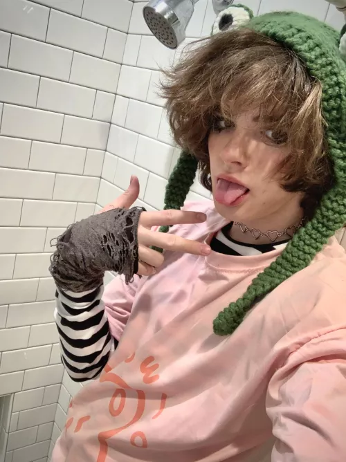 I need silly hat recommendations pls :3