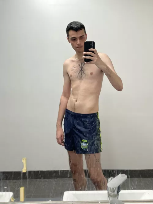 it’s just soap on the mirror I swear 💦