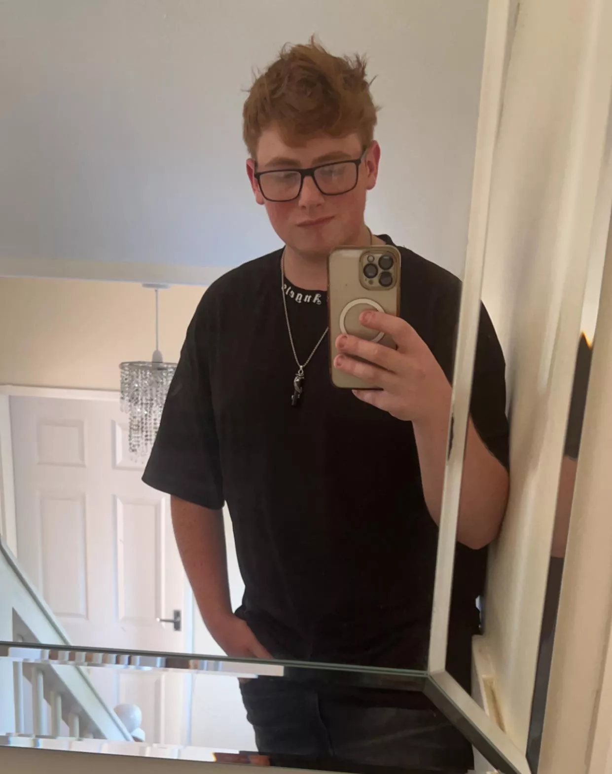 Looking for a cuck relationship help a guy out <3 . Looking for a cuck relationship help a guy out <3 .