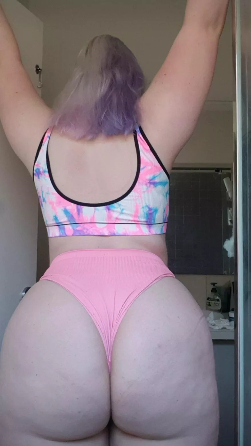 love a good ass shot 😋