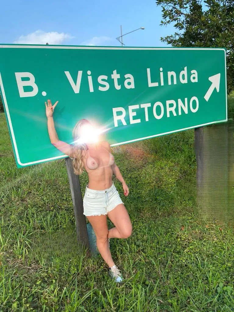 Love a road trip…. And the drivers at the other side of the road seems to like it too