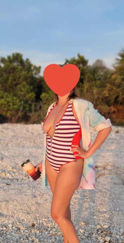 Love the zipper front, next post it will be lower 😉