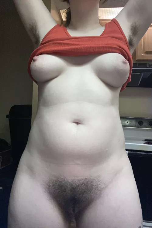 my pits smell so bad that it’s so good lol! my pussy smells pretty musky too.. I’m obsessed!