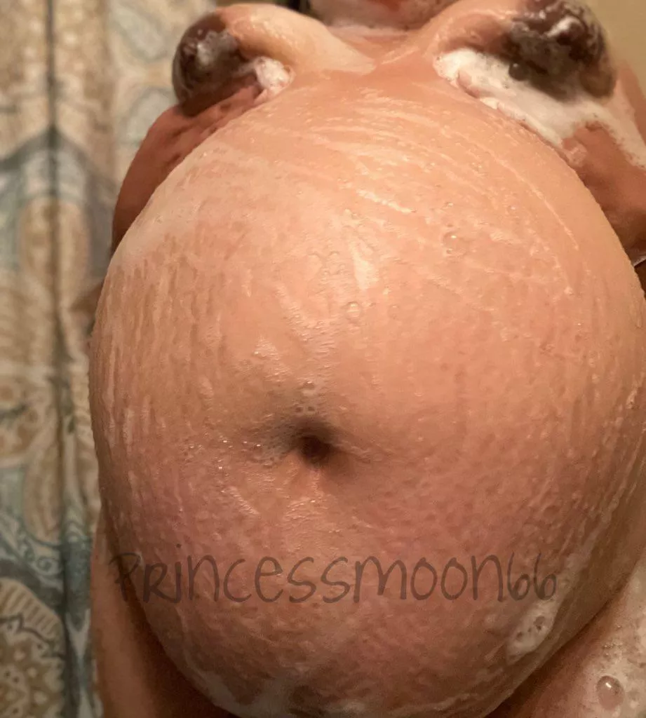 Preggo Mommy 🤰🏻