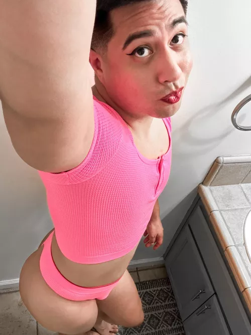 Super nervous, first face pic 💕 please be gentle 🥺