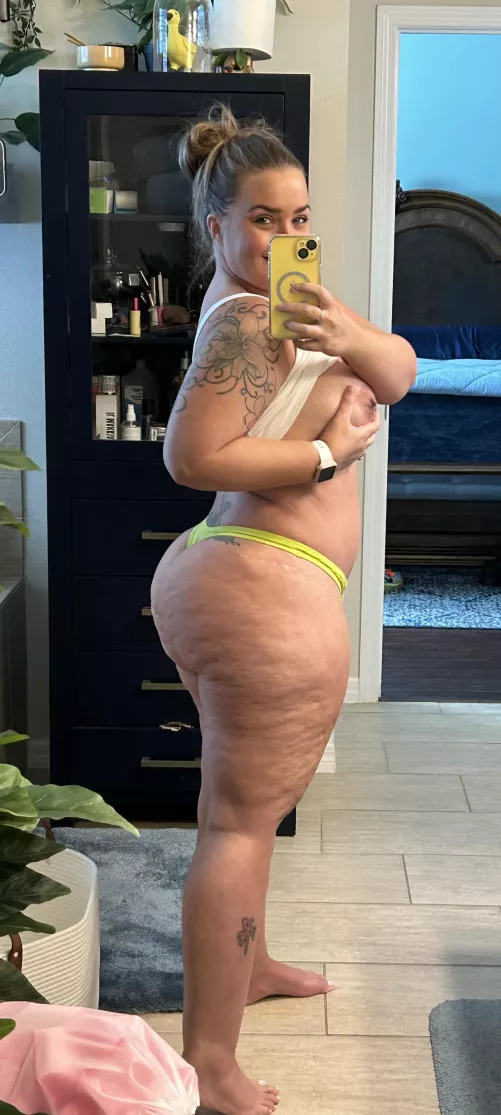 Thick thighs (f) curvy mom bod