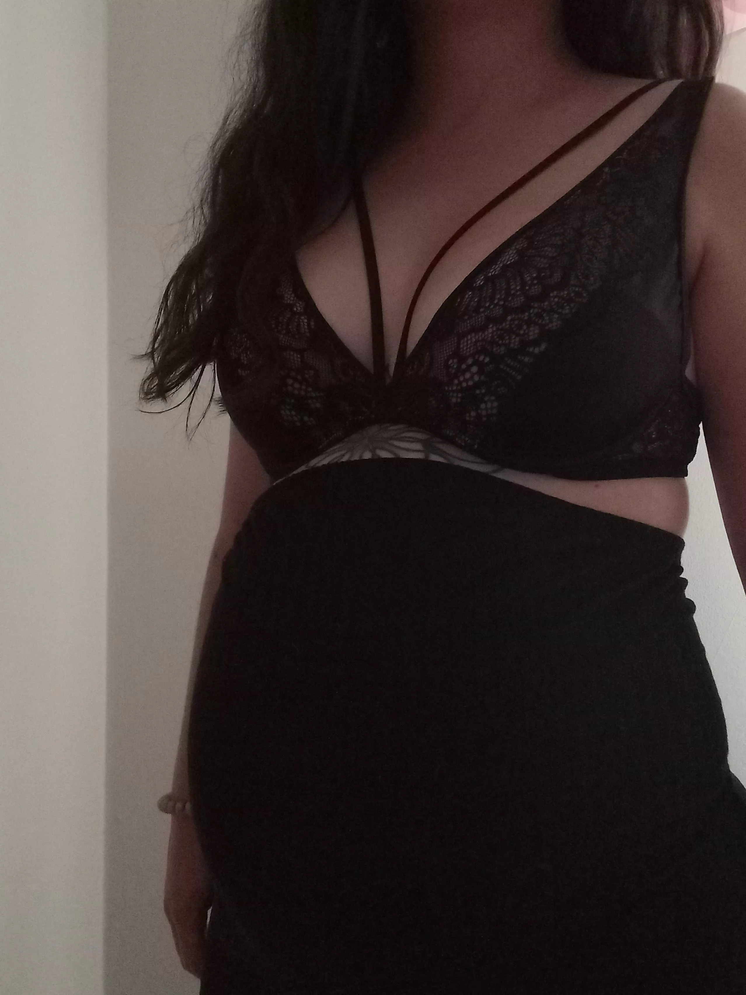 This bump is making me feel like a 🍉! Do u eat a piece? 😋