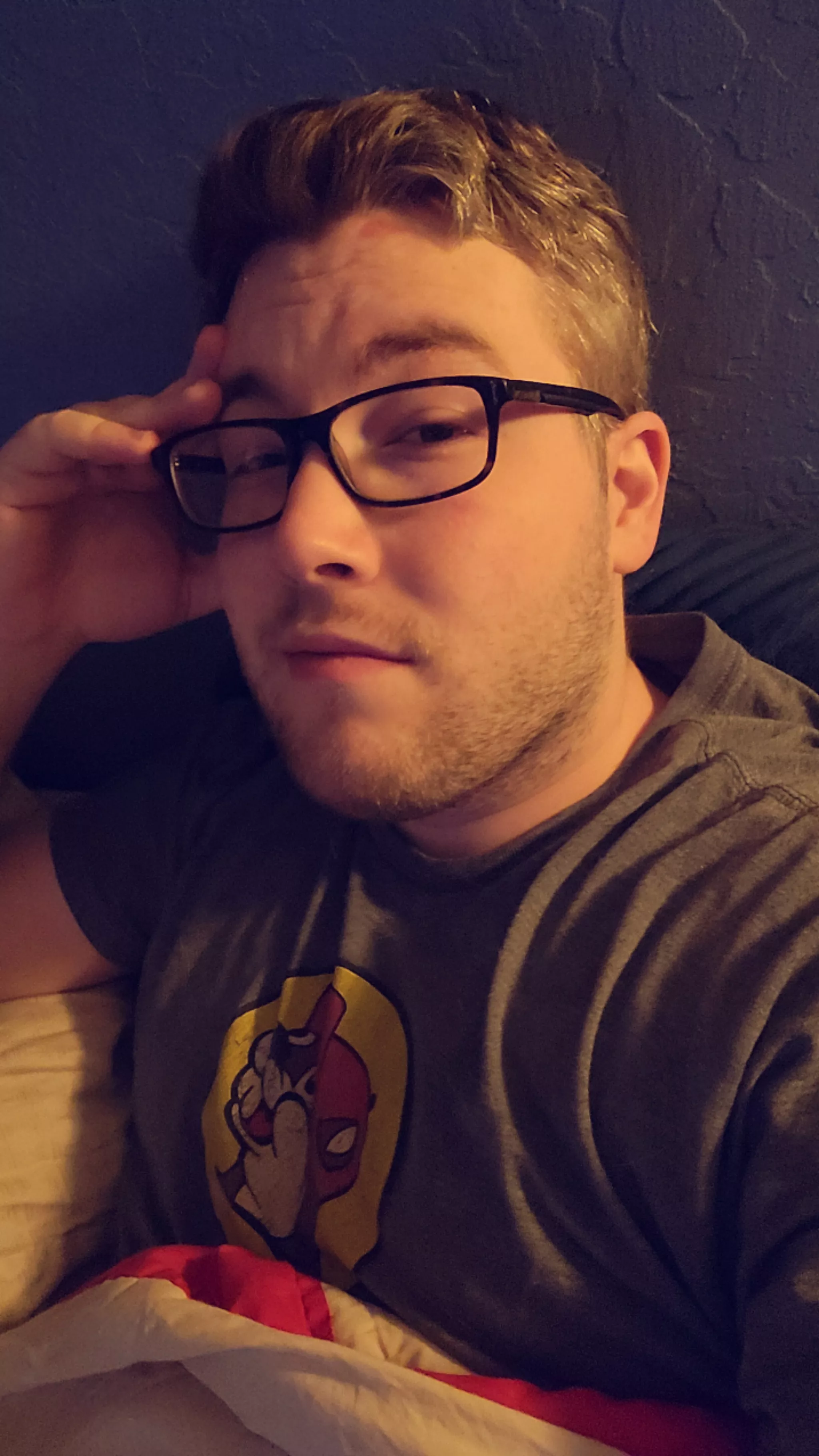 Where are all the cute, big spoon gaymer boys at? 👀 Where are all the cute, big spoon gaymer boys at? 👀