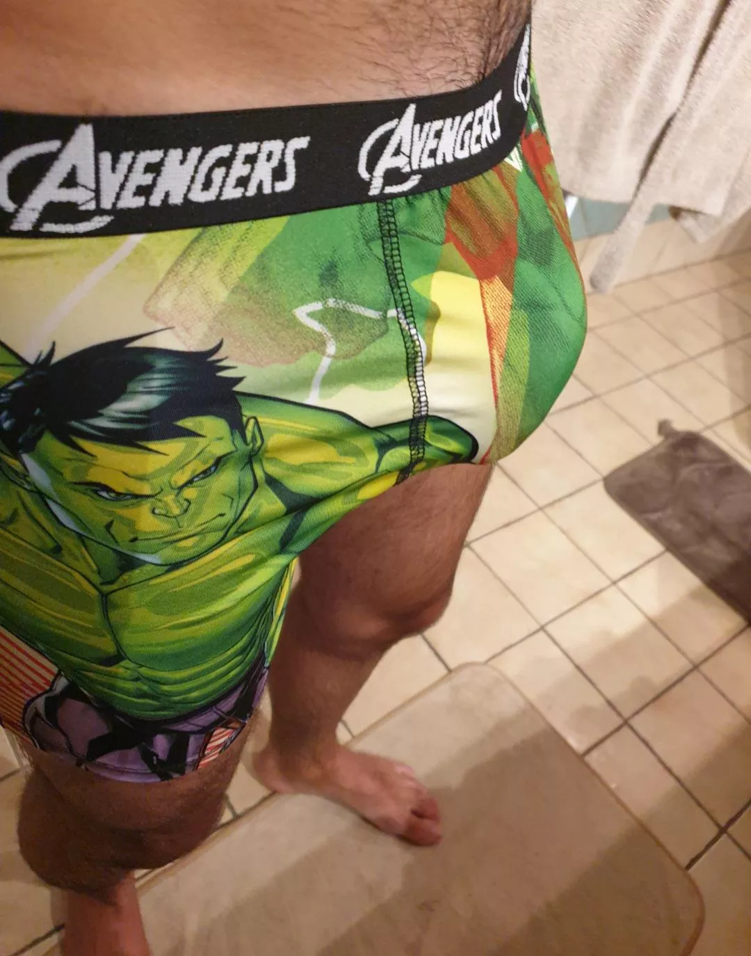 Who want to see Hulk soft dick ? 😂
