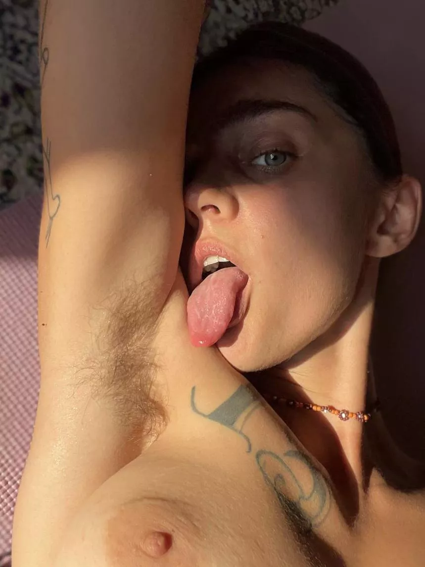 Would you be proud to walk around with a hairy girl like me