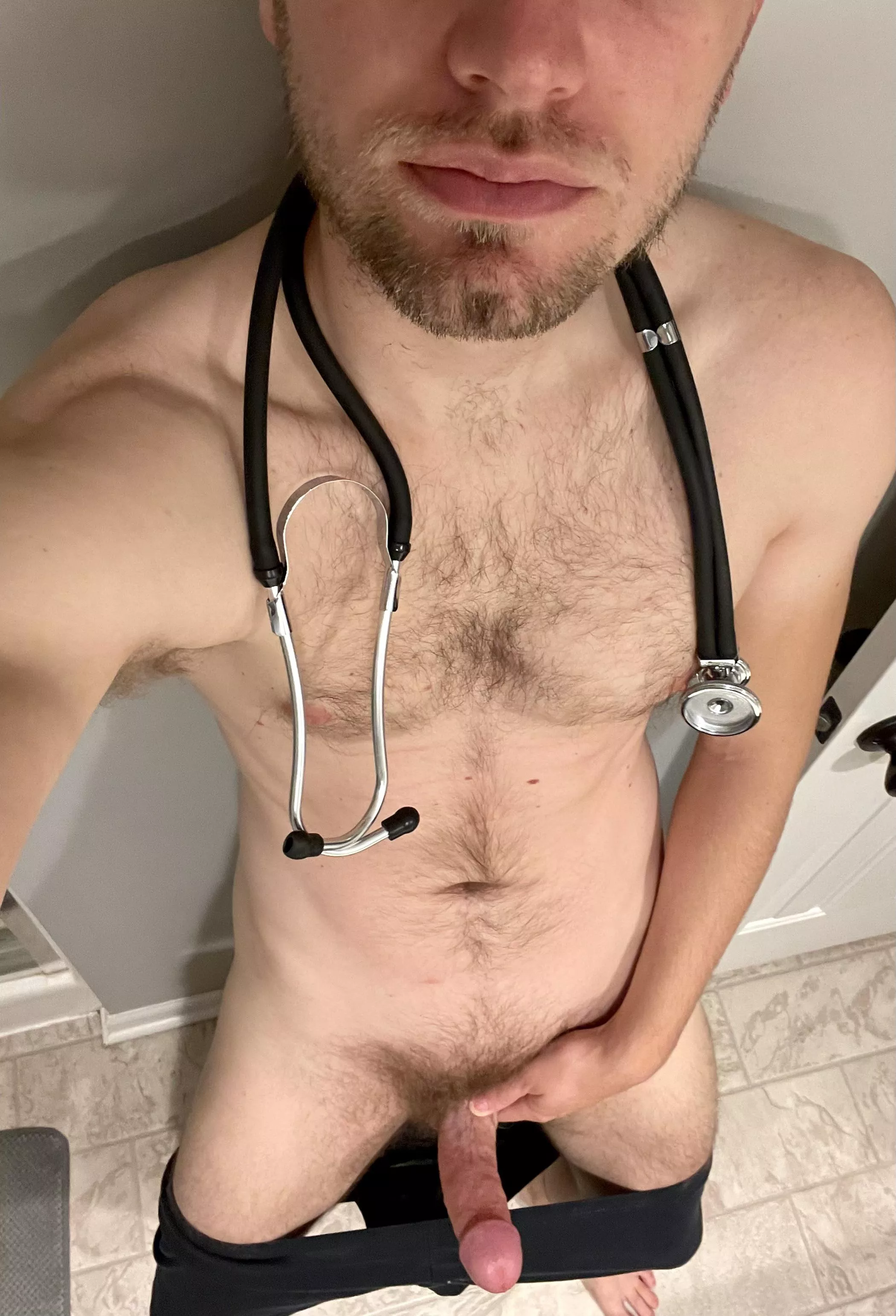 Would you let this doctor check your temperature? 😘