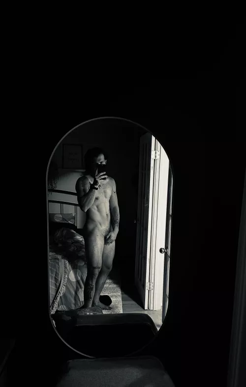 Anyone likes artsy nudes?