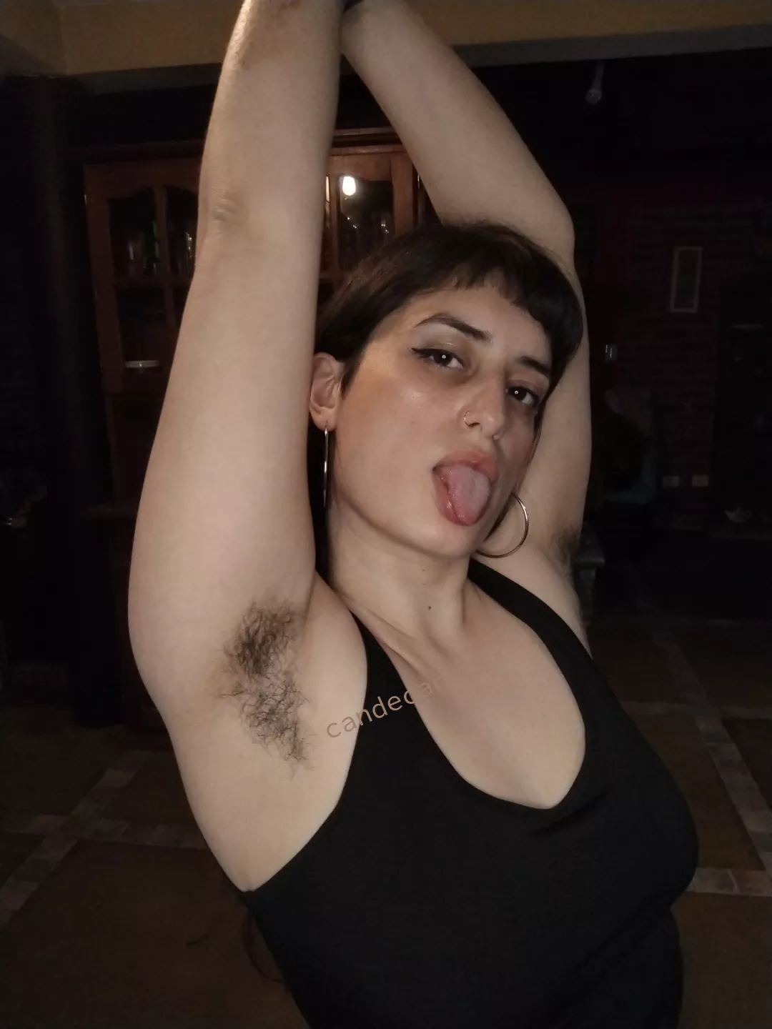 Before my pits, u have to suck my tongue, ok?