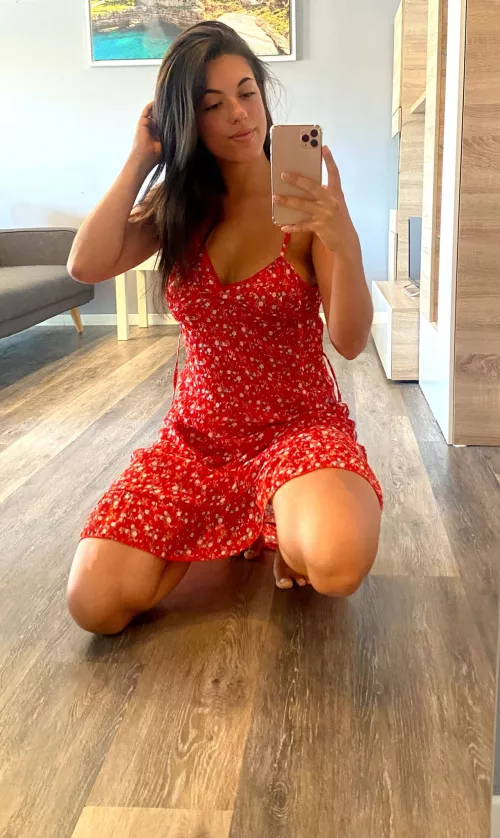 Do you think I am cute in this mirror selfie F19 OC