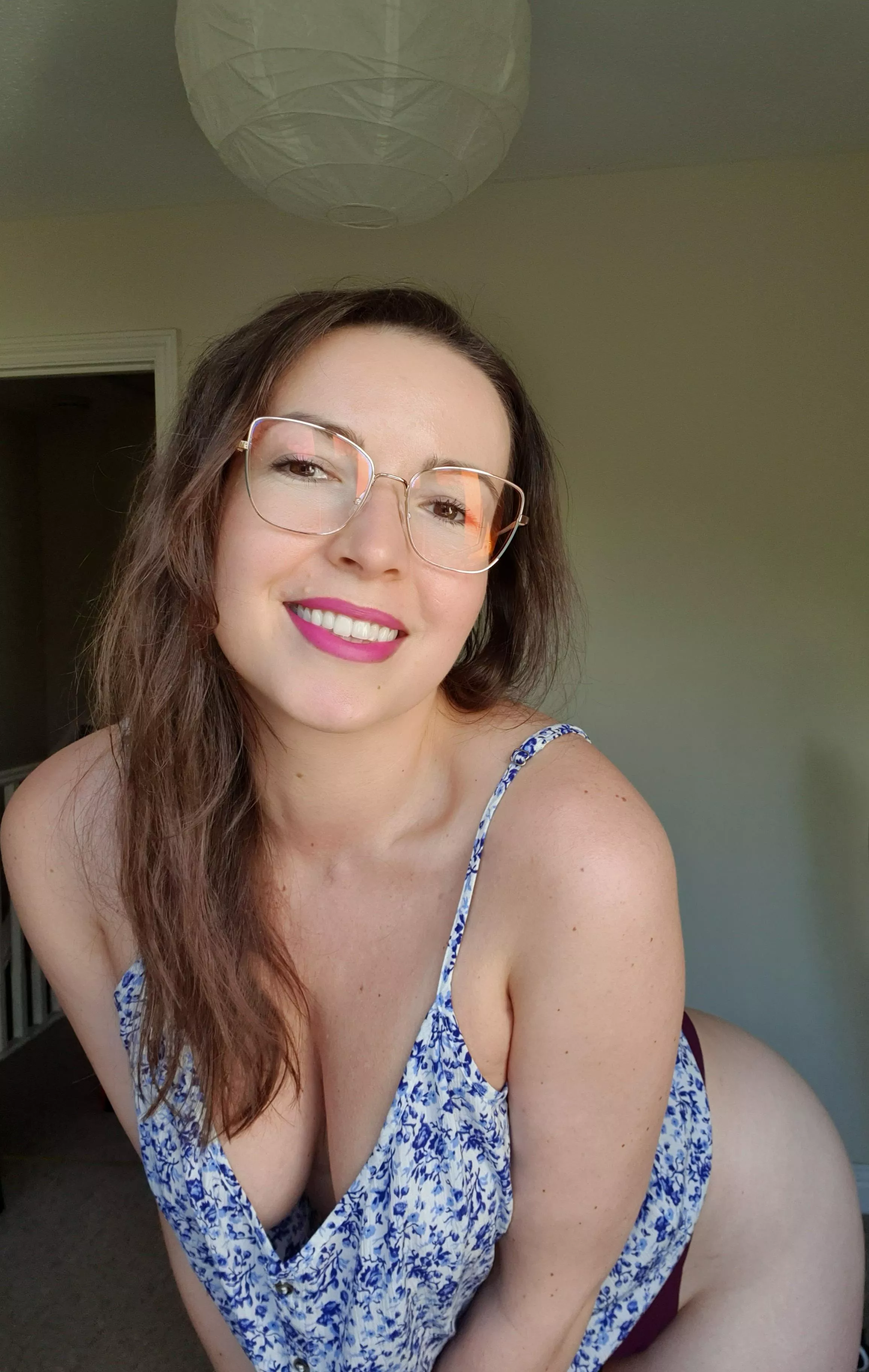 Hope the cleavage is not too big 🤭