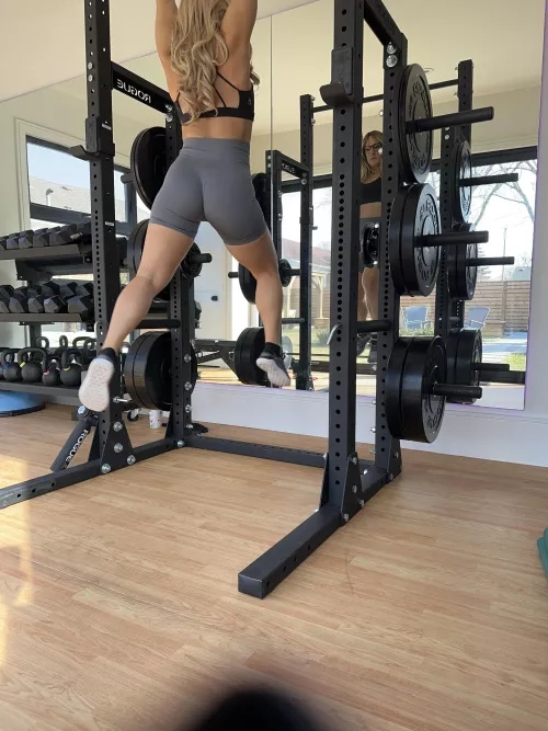 How does my ass look while I do a pull up? [F]