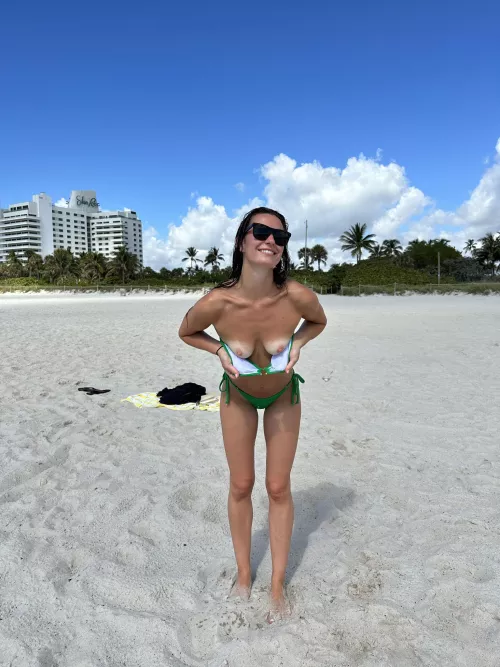 I heard that beachboys have a little thing for pale boobies