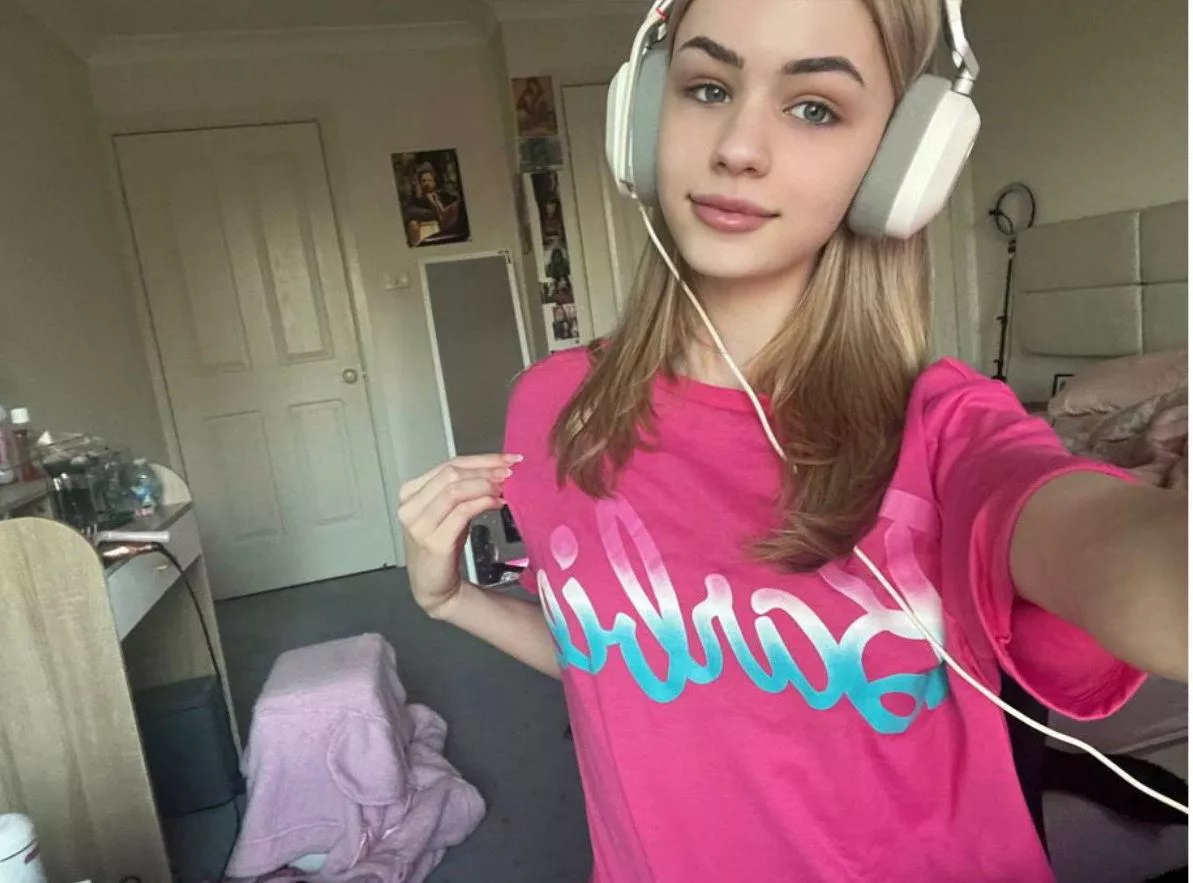 Is it true all of the reddit dads want to see more of me :)