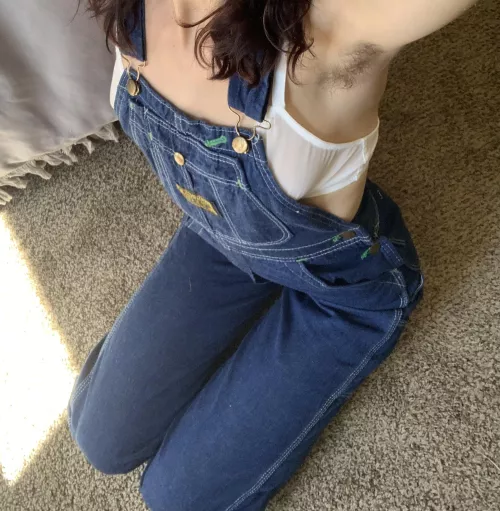 love the way my armpit hair looks with this outfit ♡ ♡