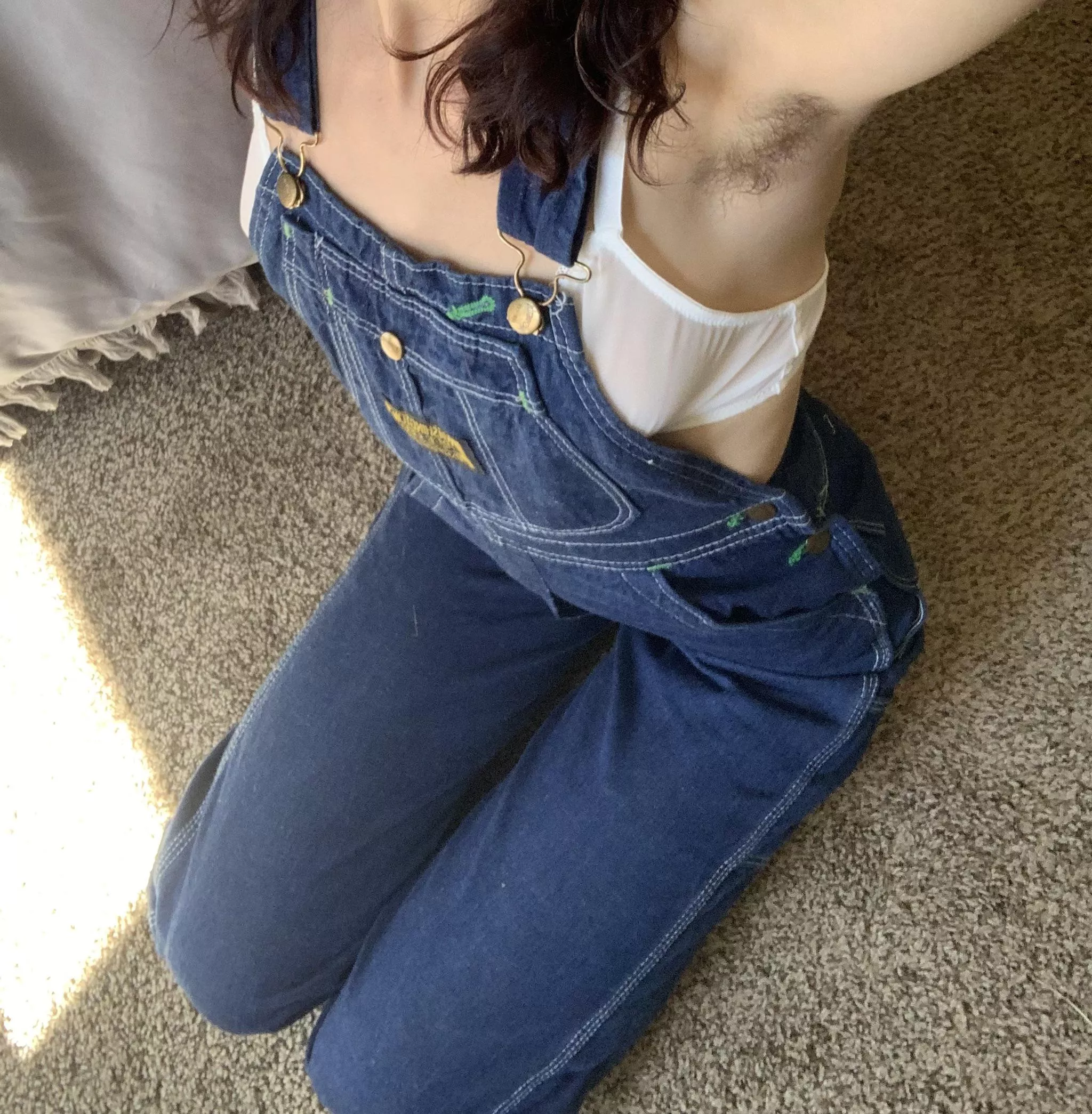 love the way my armpit hair looks with this outfit ♡ ♡