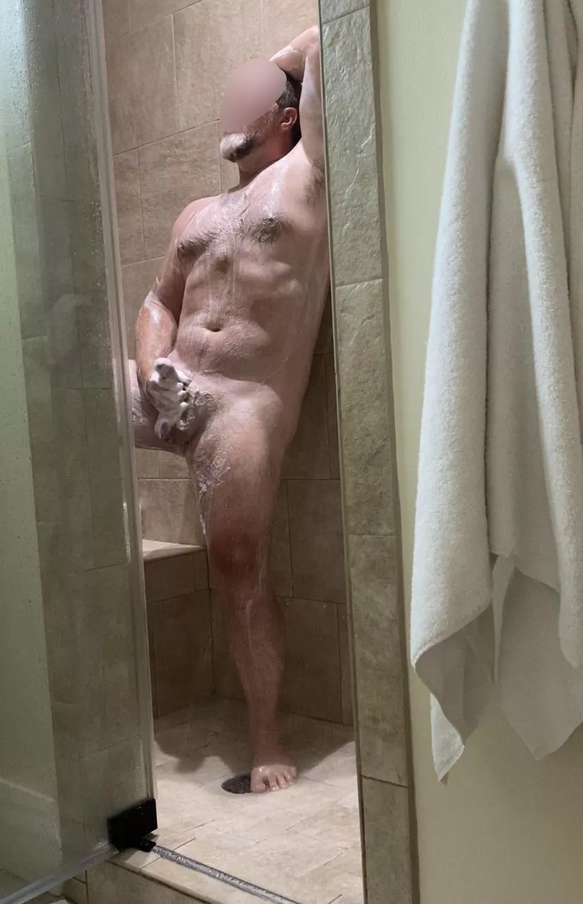 Might want to knock before you go in … 🤠🍺 (52)