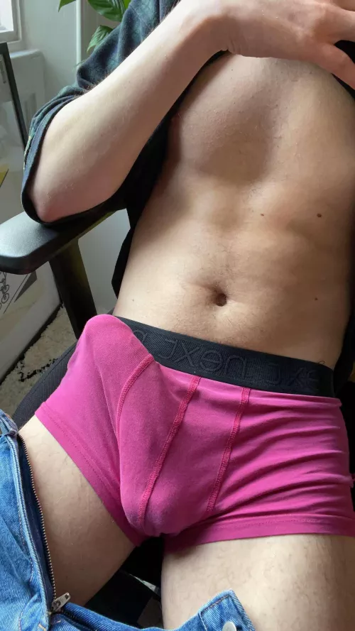 pink bulge 😁