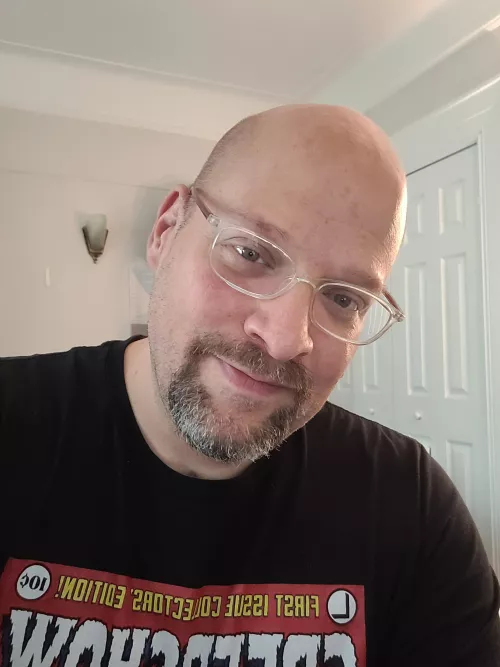 Relaxing on this rainy day in NY. Hope you're all having a good Saturday.